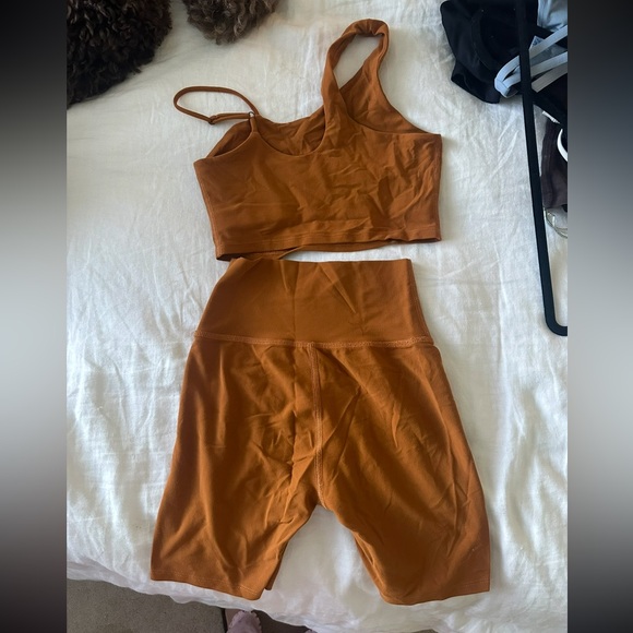 Carbon38 Rust One-Shoulder Set - Picture 3 of 5